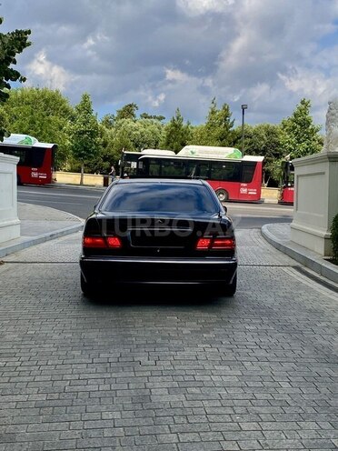 Mercedes E 320-2