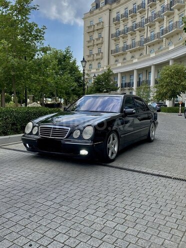 Mercedes E 320-8