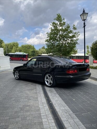 Mercedes E 320-12