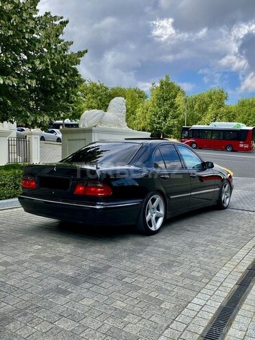 Mercedes E 320-10