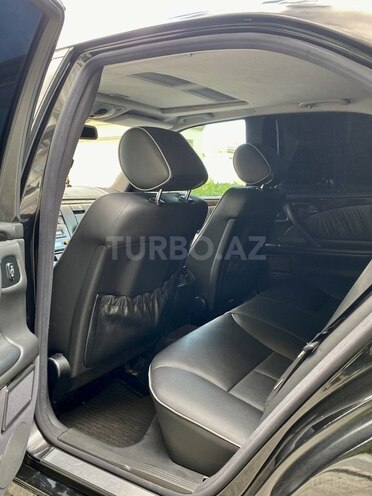 Mercedes E 320-6