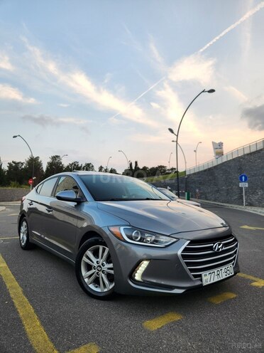 Hyundai Elantra-8