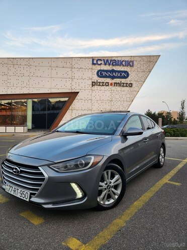 Hyundai Elantra-9