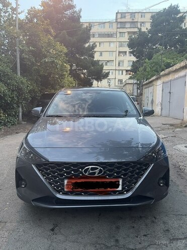 Hyundai Accent-1