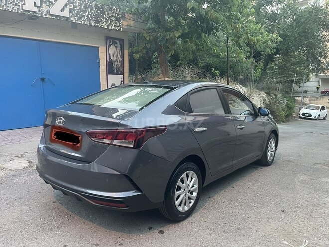 Hyundai Accent-3