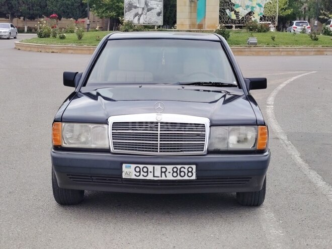 Mercedes 190-1