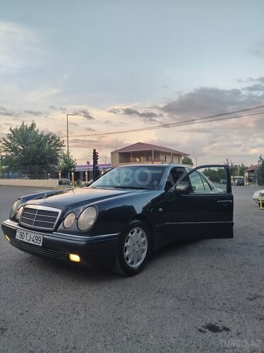 Mercedes E 200-3