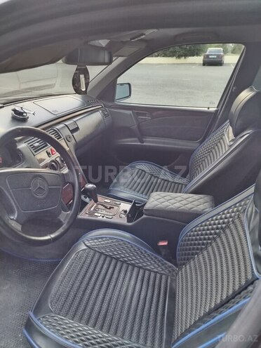Mercedes E 200-6