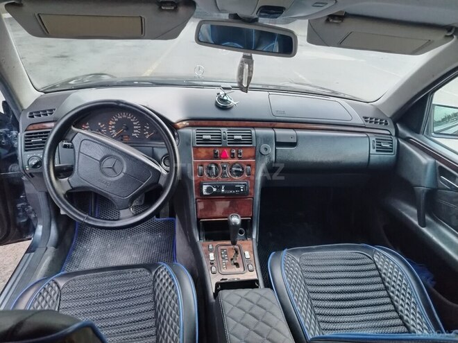 Mercedes E 200-5