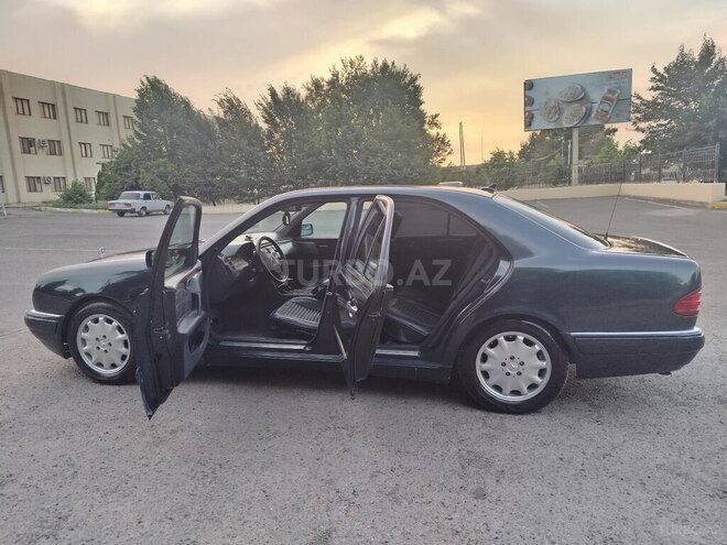 Mercedes E 200-8