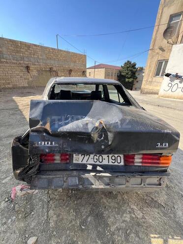 Mercedes 190-5