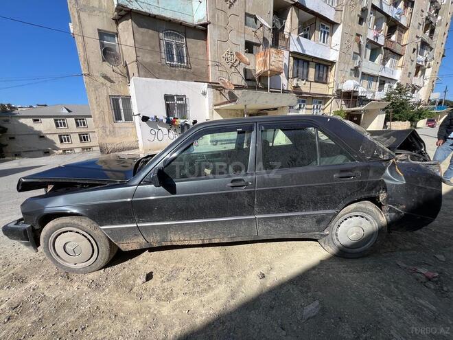 Mercedes 190-9
