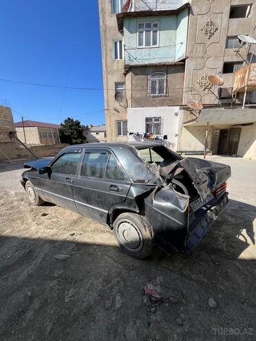 Mercedes 190-8