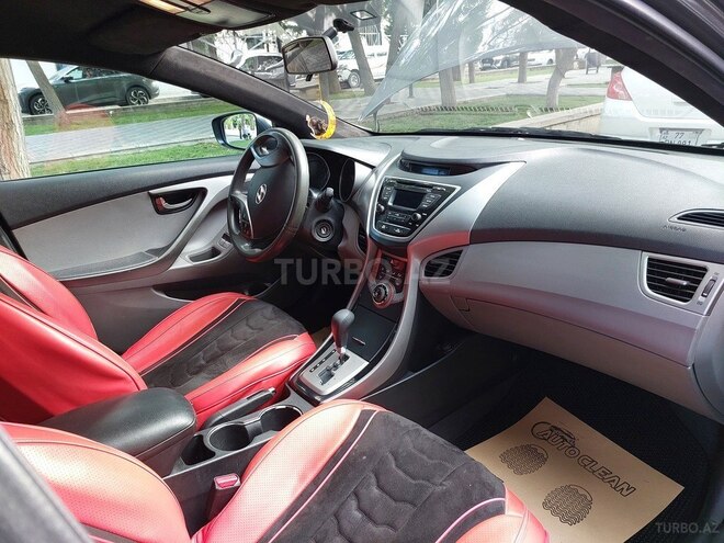 Hyundai Elantra-7