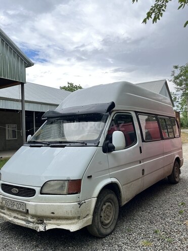 Ford Transit-2