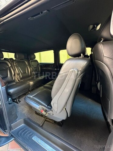 Mercedes V 250-8