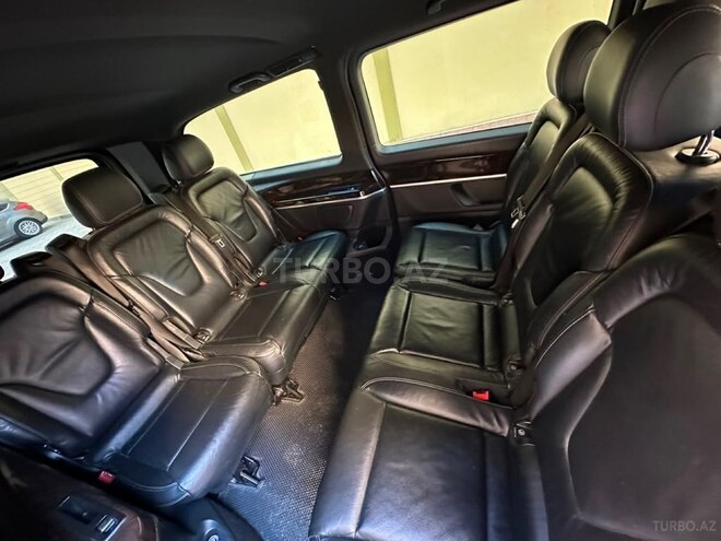Mercedes V 250-11