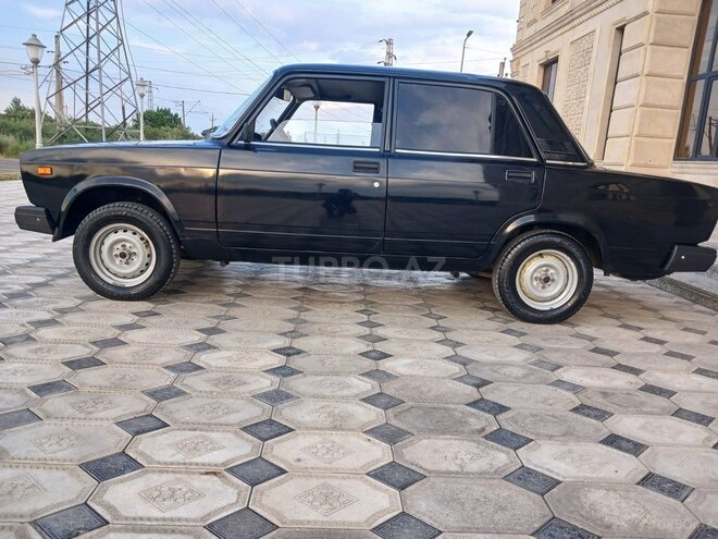 LADA (VAZ) 2107-2