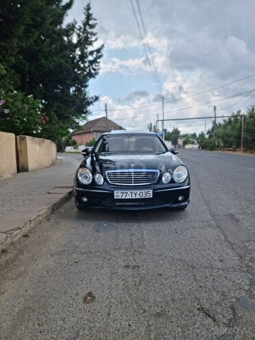 Mercedes E 320-1
