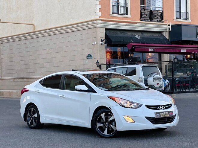 Hyundai Elantra-19