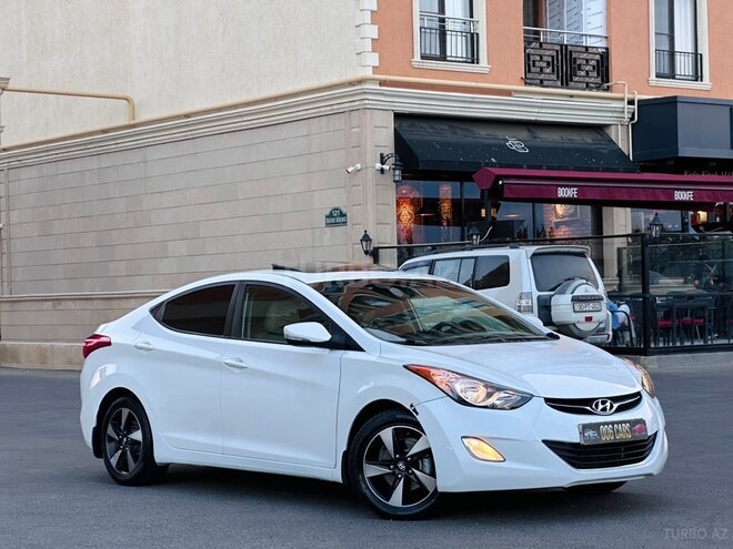 Hyundai Elantra-18