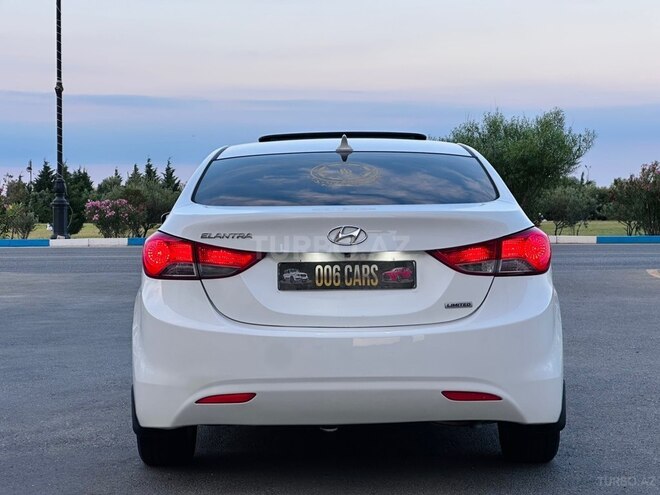 Hyundai Elantra-27