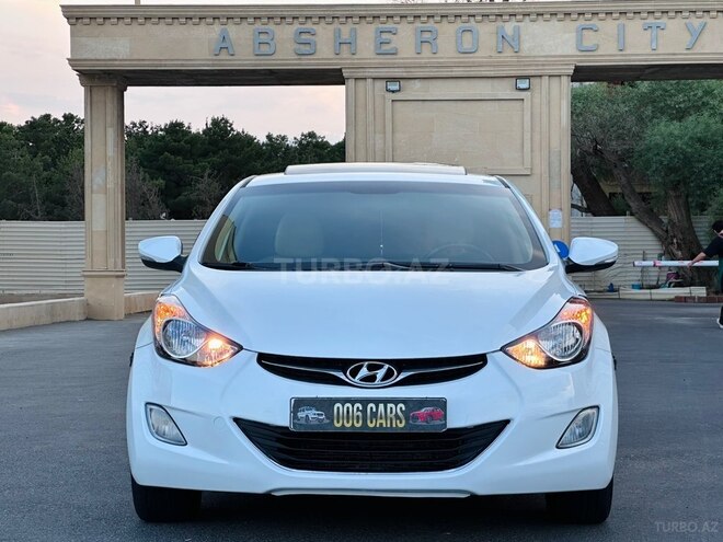 Hyundai Elantra-34