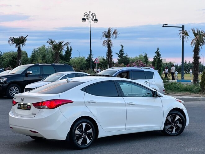 Hyundai Elantra-22