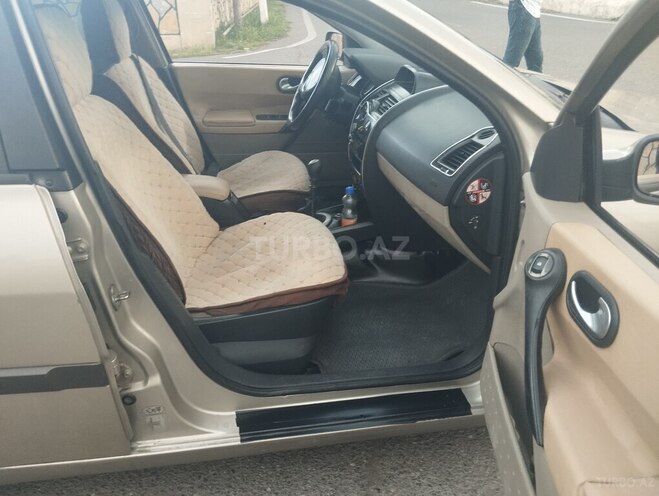 Renault Megane-14