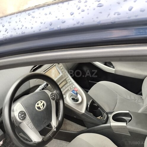 Toyota Prius-2