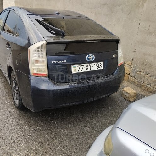 Toyota Prius-5