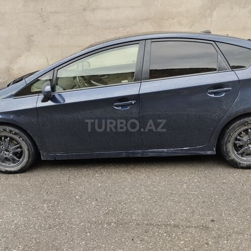 Toyota Prius-4