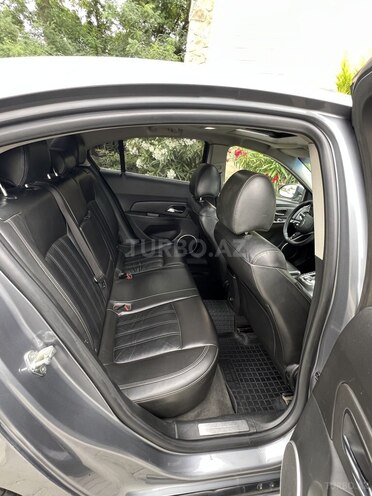 Chevrolet Cruze-14