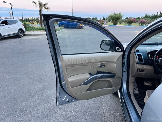 Mitsubishi Outlander-9