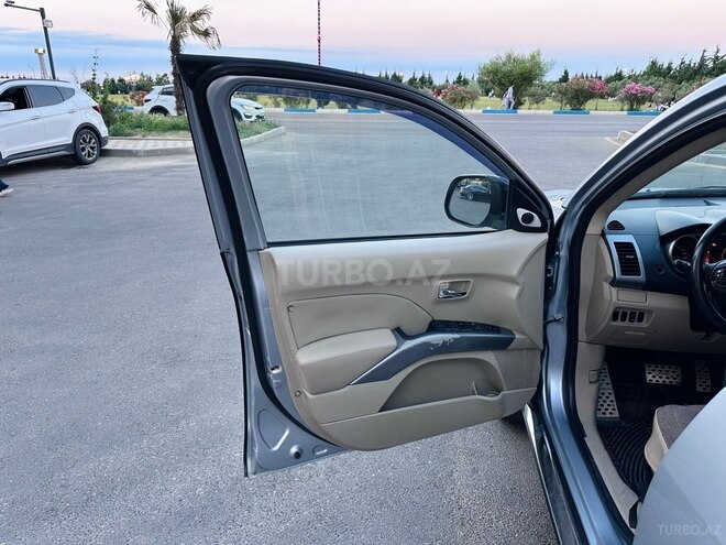 Mitsubishi Outlander-8