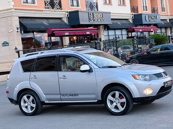 Mitsubishi Outlander-21