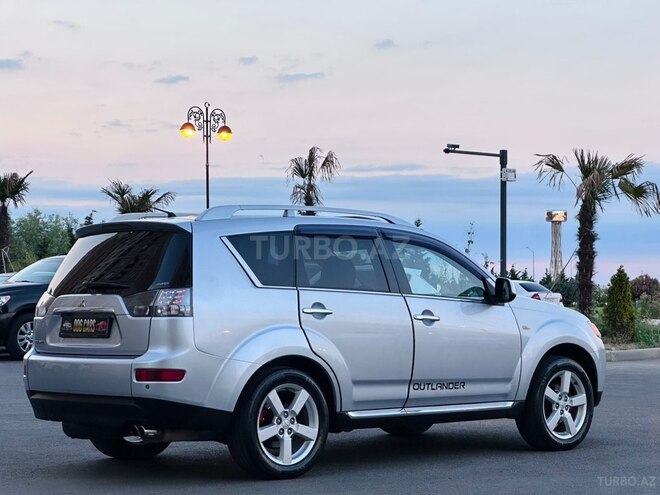 Mitsubishi Outlander-20
