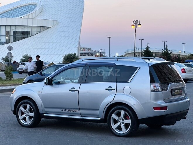 Mitsubishi Outlander-26