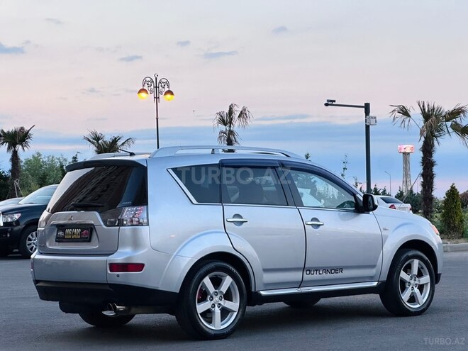Mitsubishi Outlander-25