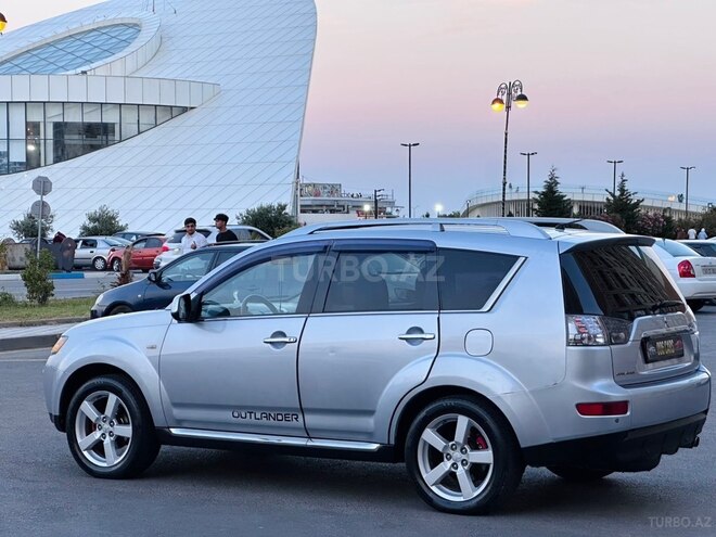 Mitsubishi Outlander-27