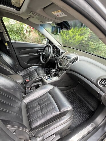 Chevrolet Cruze-16