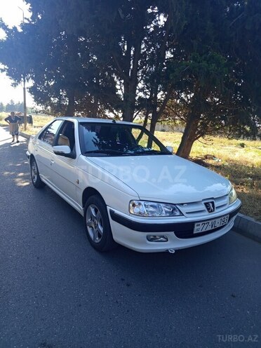 Peugeot 405-4