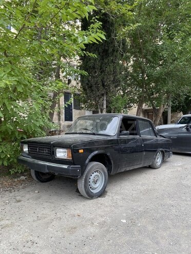 LADA (VAZ) 2107-1
