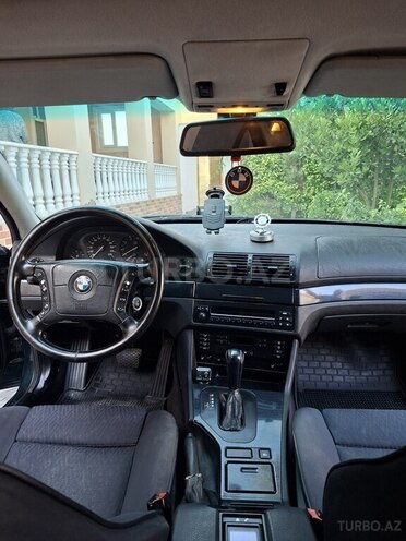 BMW 523-4