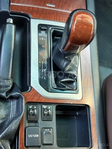 Toyota Land Cruiser Prado-17