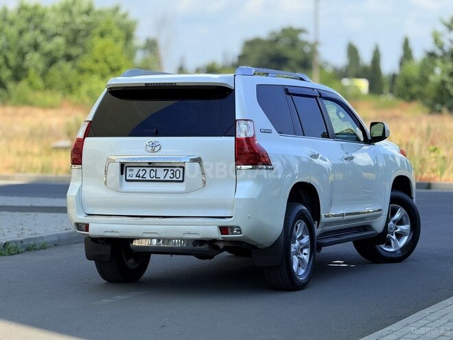 Toyota Land Cruiser Prado-4