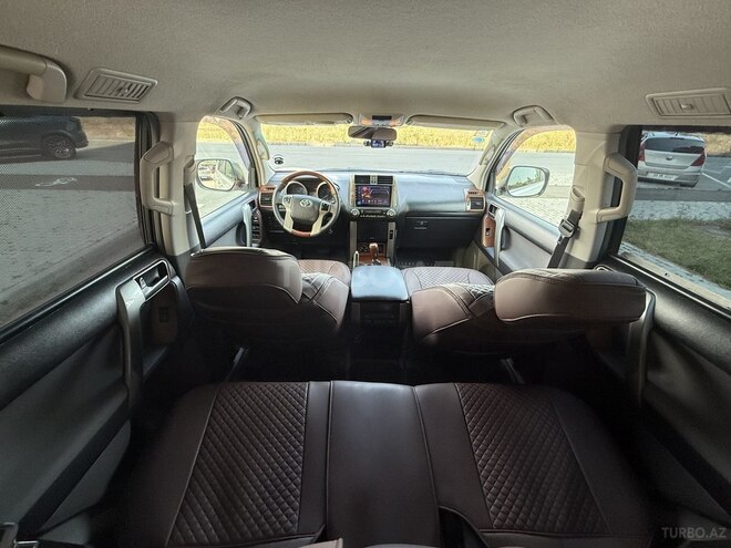 Toyota Land Cruiser Prado-7