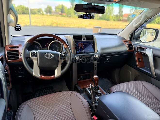 Toyota Land Cruiser Prado-9