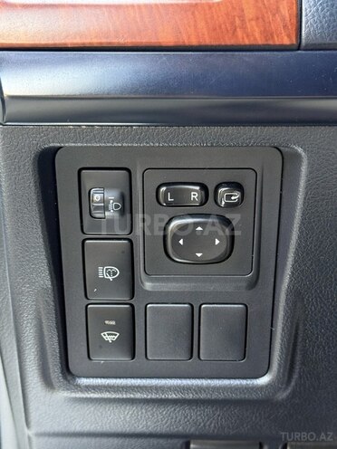 Toyota Land Cruiser Prado-16