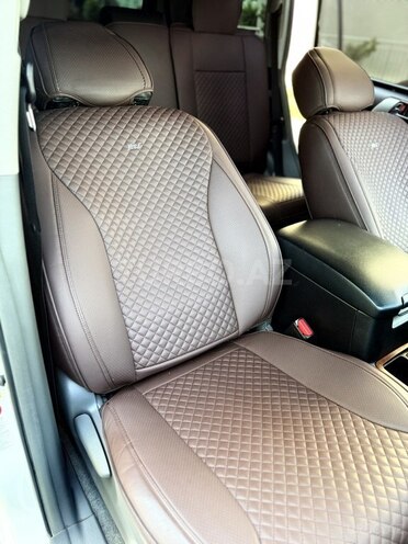 Toyota Land Cruiser Prado-10